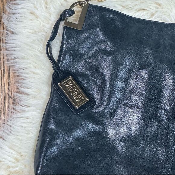 Badgley Mischka Black Leather Hobo Bag with Glossy Finish - Picture 2 of 9